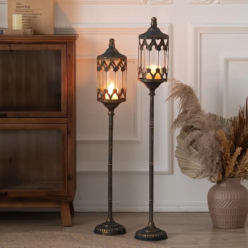A Metal Candle Holder, Vintage Windproof Candle Holder With Glass, Suitable For Living Room, Dining Room, Bedroom, Balcony Candle Holder.